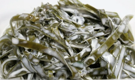 Салат из морской капусты в сливочном соусе