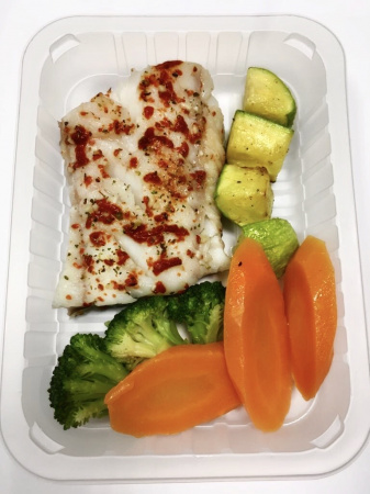 Треска отварная на пару с овощами