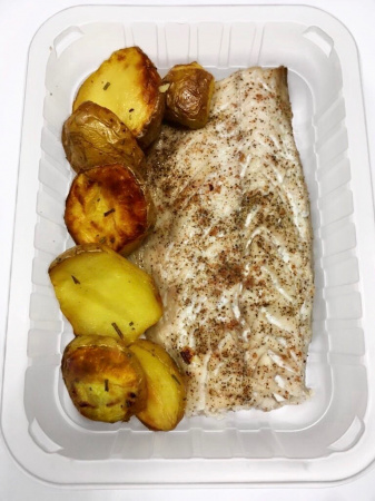 Скумбрия отварная на пару с картофельными дольками