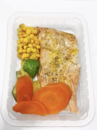 Кета отварная на пару с овощами